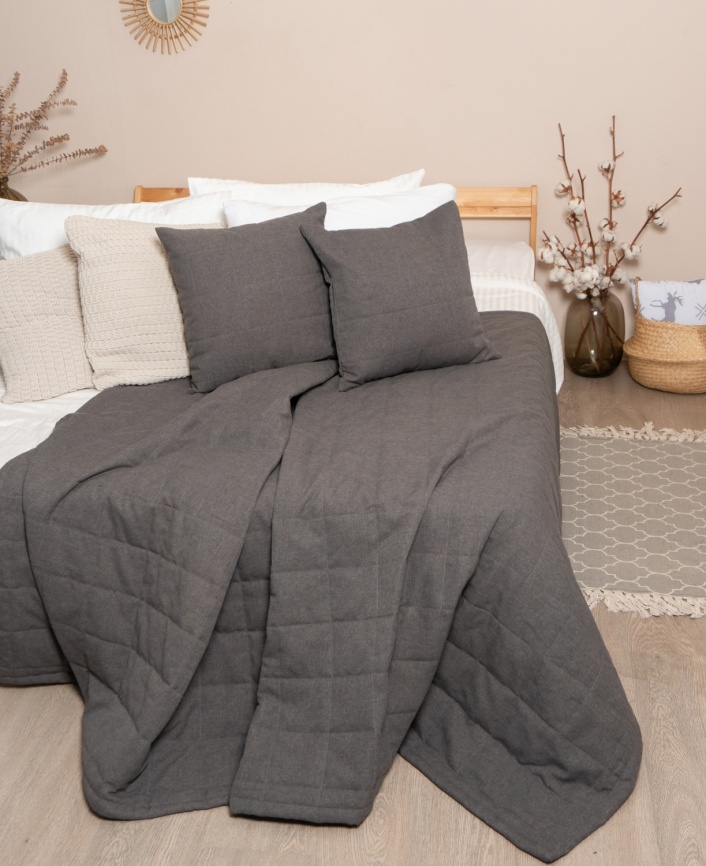 Покрывало на кровать двуспальное стеганое 160х220 см. Коллекция "Меланж". Цвет темно-серый (темно-серый меланж) фото 1