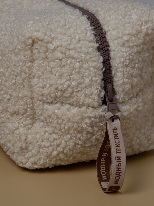 Косметичка "Барашек", молочный цвет, бежевая молния,  (20х12х12 см) фото 6