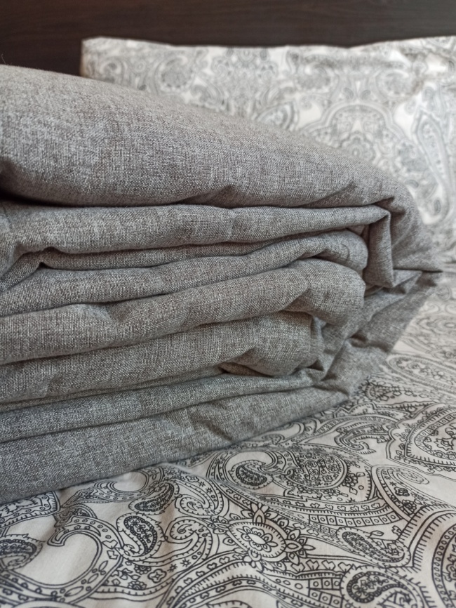 Покрывало на кровать двуспальное стеганое 160х220 см. Коллекция "Меланж". Цвет серо-бежевый (серо-бежевый меланж) фото 8