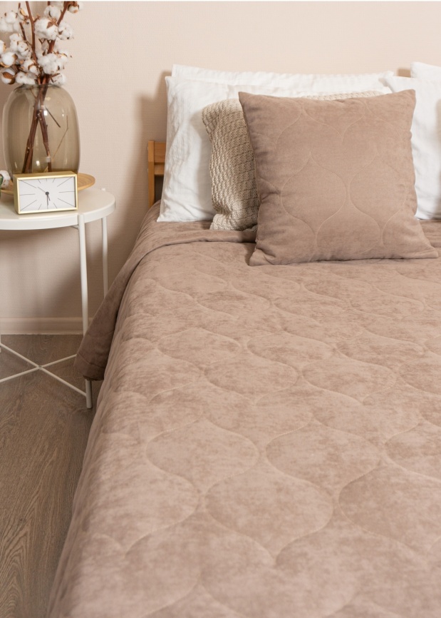 Покрывало на кровать двуспальное стеганое 220х240 см. Коллекция "Луковичка". Цвет бежевый (капучино) фото 3